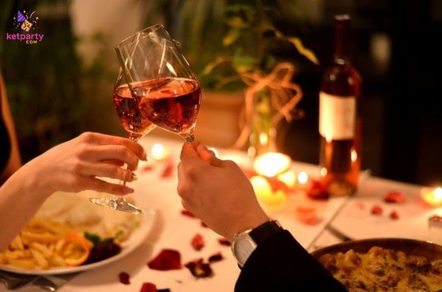 Kỷ niệm ngày cưới là dịp đặc biệt của các cặp vợ chống