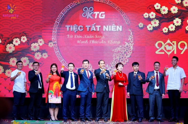 Tiệc tất niên là dịp để tri ân những đóng góp của nhân viên trong suốt một năm vừa qua